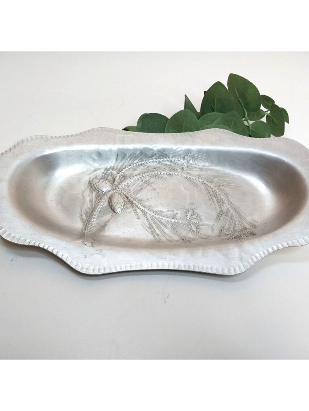Vintage Everlast Forged Aluminum Oval Tray Pinecones Scalloped Edge